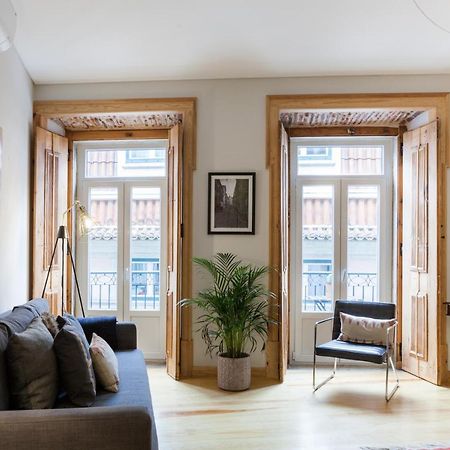 Charming Flat With Balconies Central Chiado District 2 Bedrooms & Ac 19Th Century Building Lisbona Esterno foto