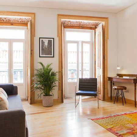 Charming Flat With Balconies Central Chiado District 2 Bedrooms & Ac 19Th Century Building Lisbona Esterno foto