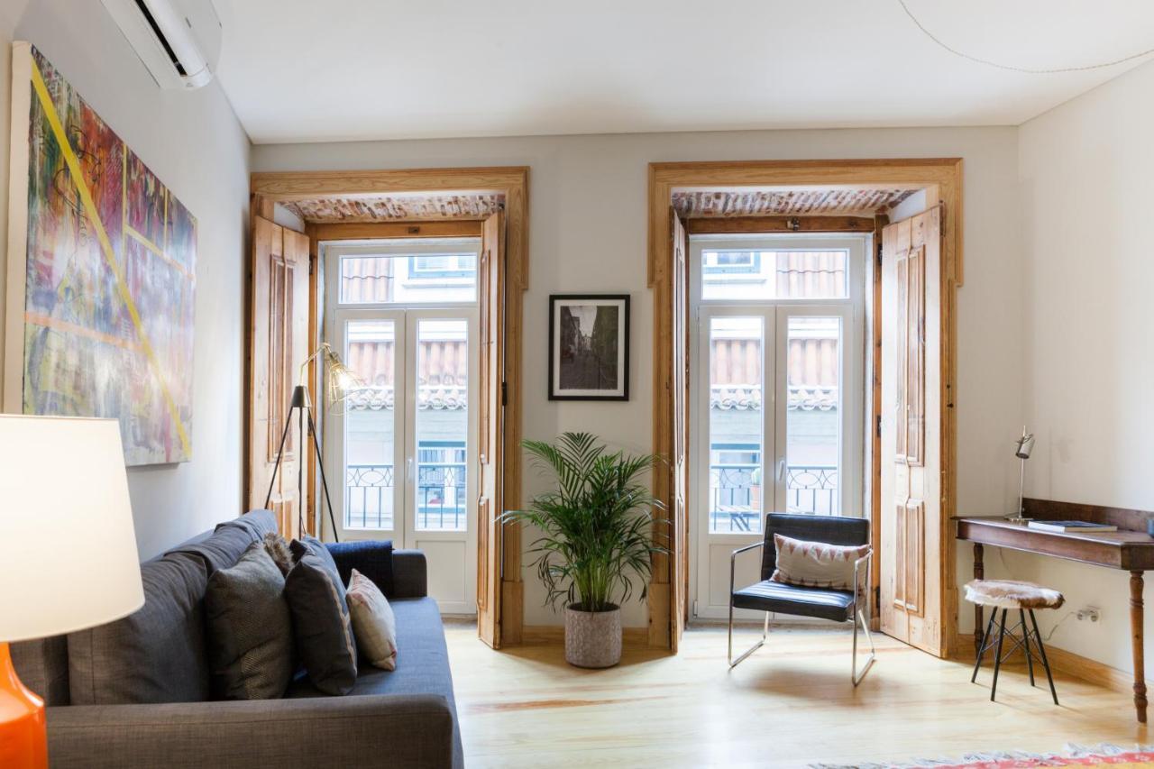 Charming Flat With Balconies Central Chiado District 2 Bedrooms & Ac 19Th Century Building Lisbona Esterno foto