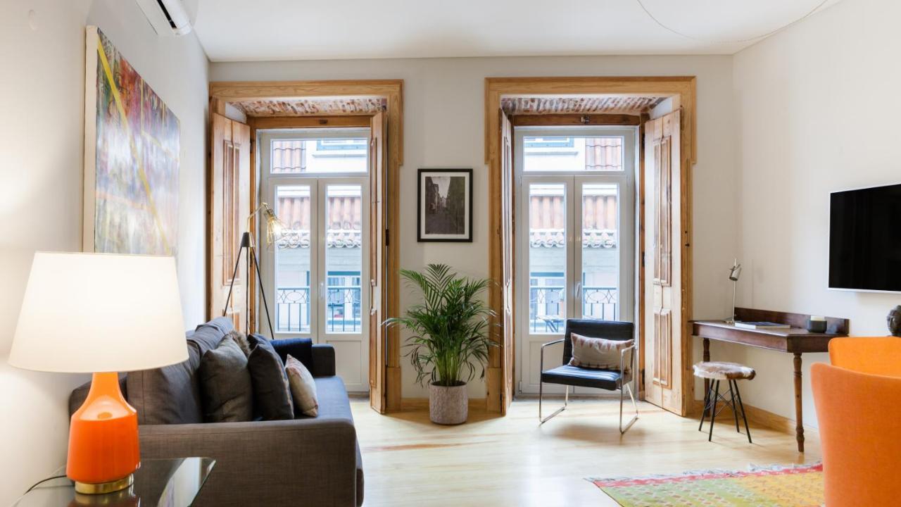 Charming Flat With Balconies Central Chiado District 2 Bedrooms & Ac 19Th Century Building Lisbona Esterno foto