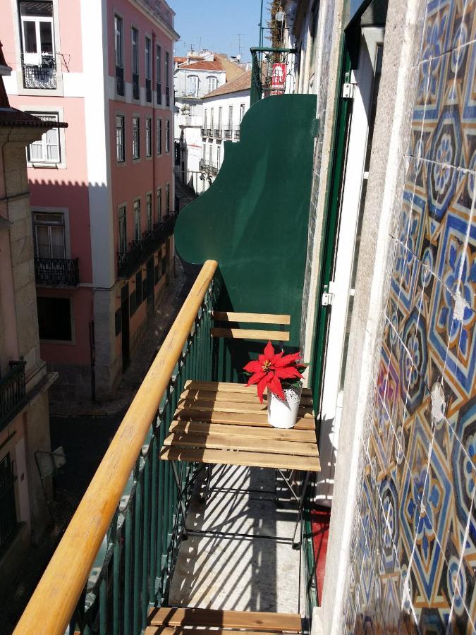 Charming Flat With Balconies Central Chiado District 2 Bedrooms & Ac 19Th Century Building Lisbona Esterno foto