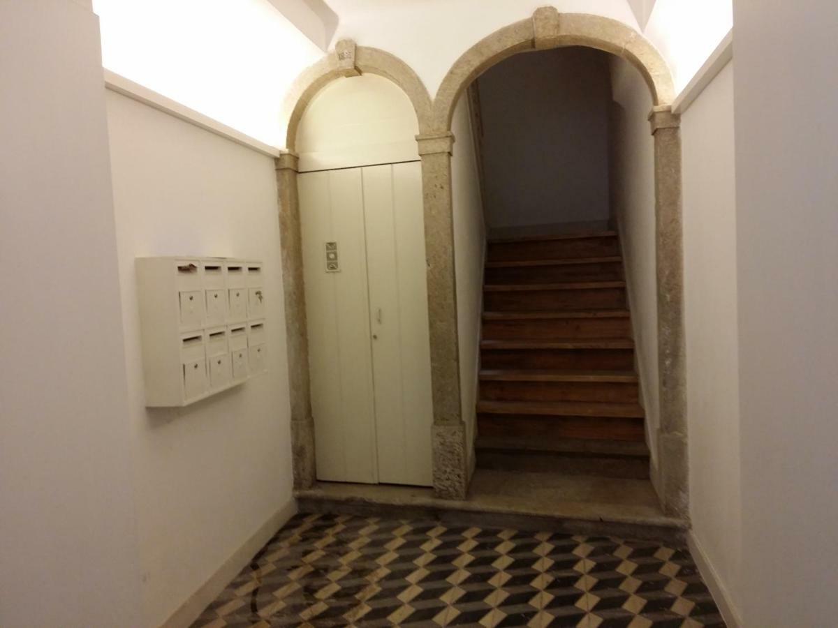 Charming Flat With Balconies Central Chiado District 2 Bedrooms & Ac 19Th Century Building Lisbona Esterno foto