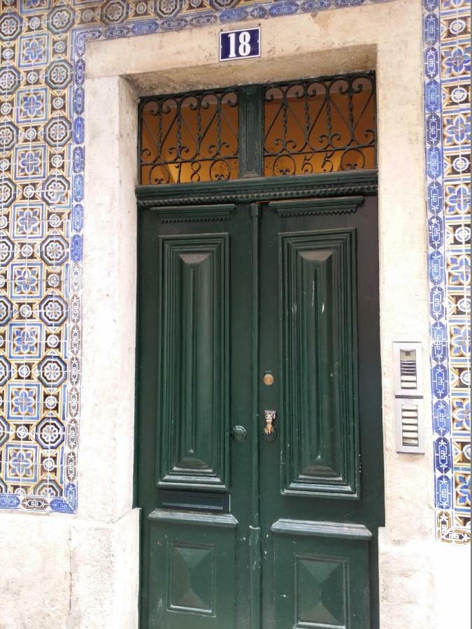 Charming Flat With Balconies Central Chiado District 2 Bedrooms & Ac 19Th Century Building Lisbona Esterno foto