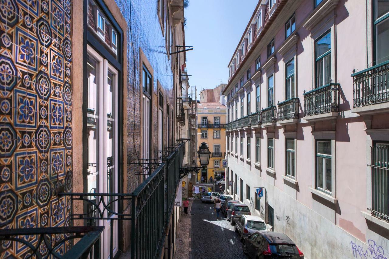 Charming Flat With Balconies Central Chiado District 2 Bedrooms & Ac 19Th Century Building Lisbona Esterno foto